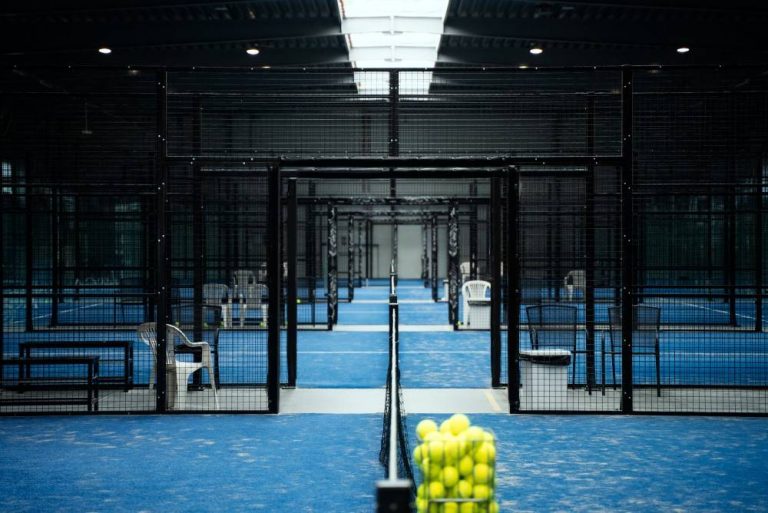 vendor lapangan padel